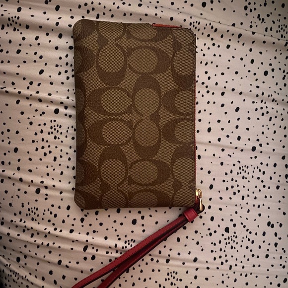Coach wristlet - Picture 3 of 5
